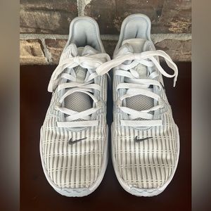 Nike Lebron Witness size 7